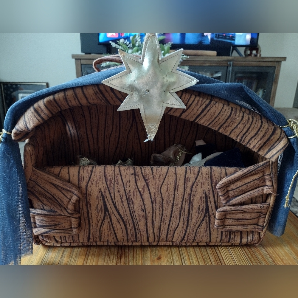 Dan Dee Nativity Set - Picture 2 of 6